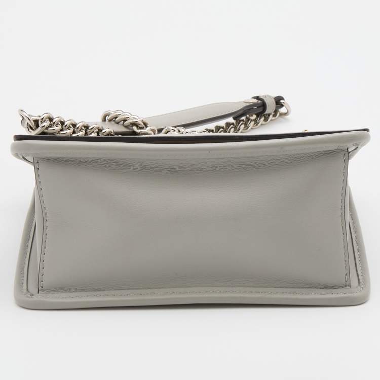 مملوكة مسبقًا Fendi Grey Leather Small Kan I Flap Shoulder Bag