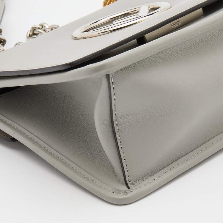 مملوكة مسبقًا Fendi Grey Leather Small Kan I Flap Shoulder Bag