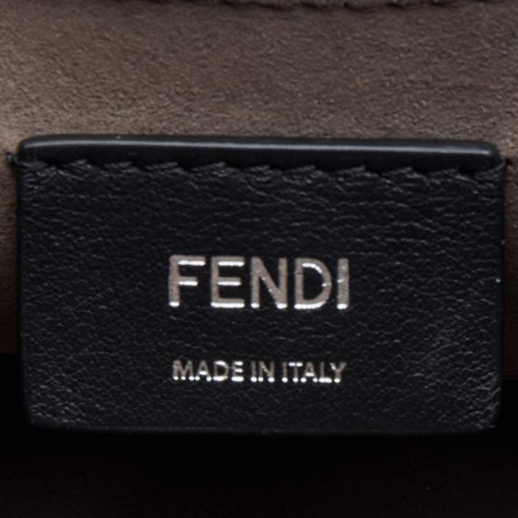 مملوكة مسبقًا Fendi Grey Leather Small Kan I Flap Shoulder Bag