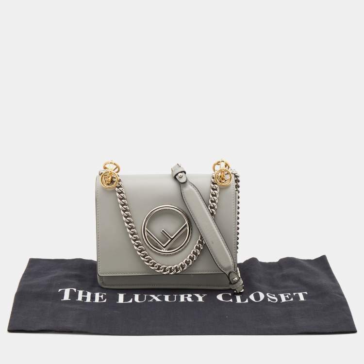 مملوكة مسبقًا Fendi Grey Leather Small Kan I Flap Shoulder Bag