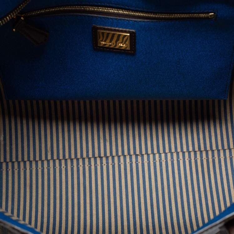 مملوكة مسبقًا Fendi Tobacco Zucca Coated Canvas and Leather Medium Roll Shopper Tote