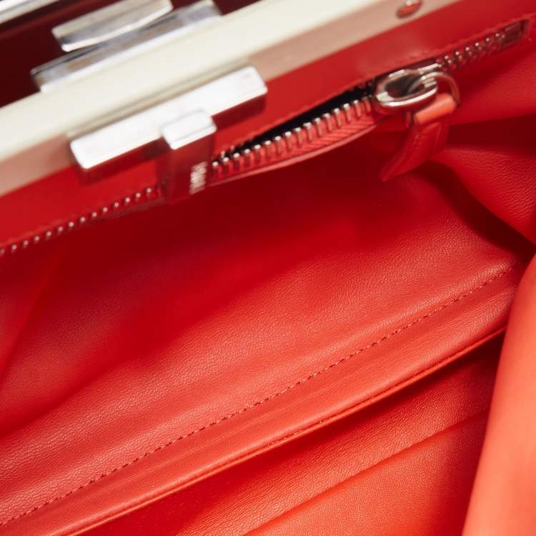 Pre Owned Fendi Off White Leather Medium Peekaboo Top Handle Bag