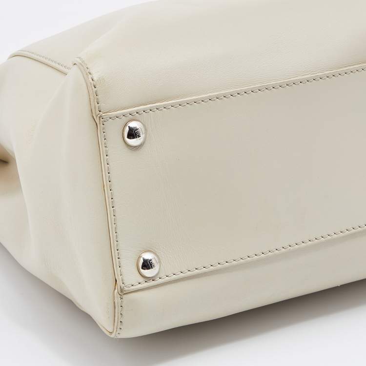 Pre Owned Fendi Off White Leather Medium Peekaboo Top Handle Bag