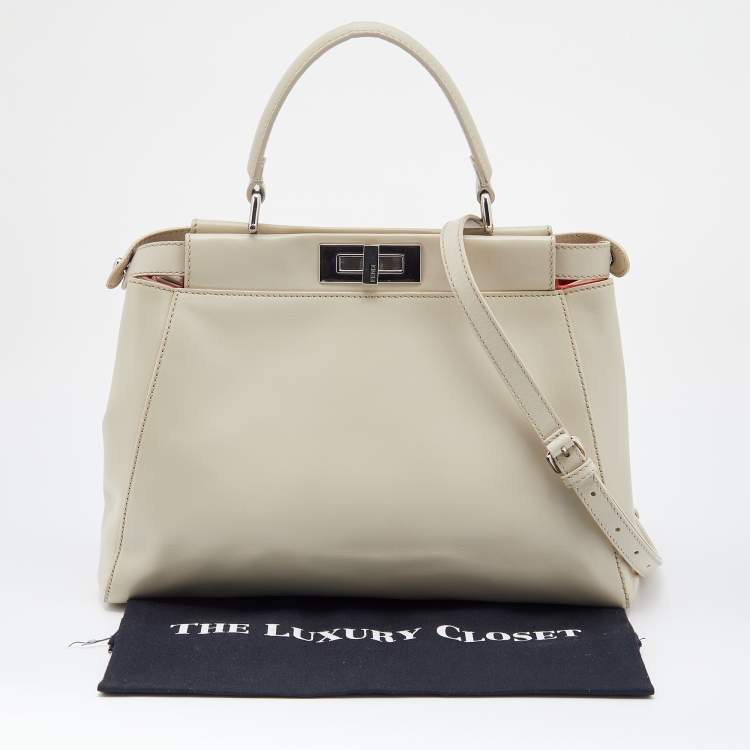 Pre Owned Fendi Off White Leather Medium Peekaboo Top Handle Bag