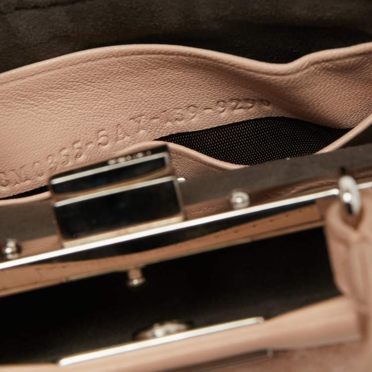 مملوكة مسبقًا Fendi Powder Pink Shearling and Leather Micro Peekaboo Top Handle Bag