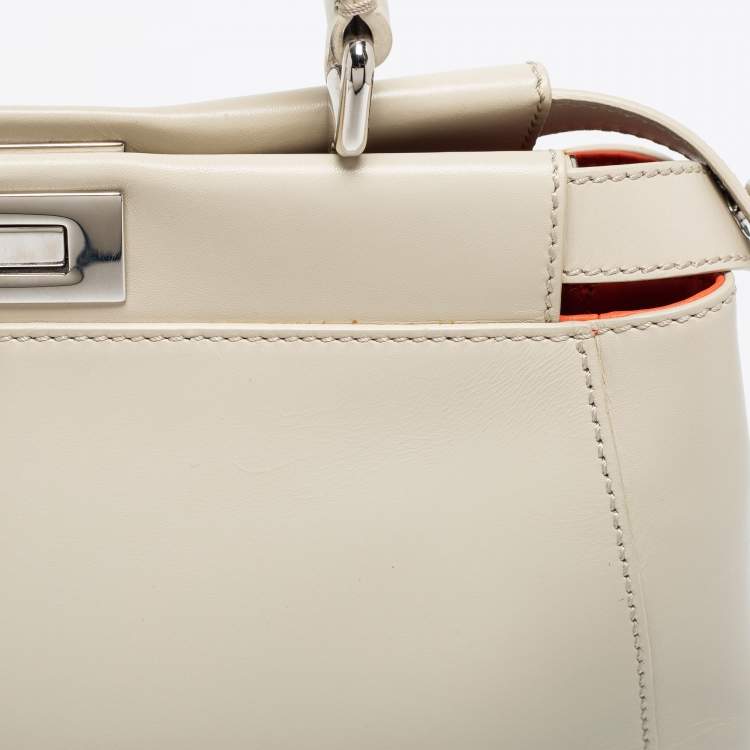 Pre Owned Fendi Off White Leather Medium Peekaboo Top Handle Bag