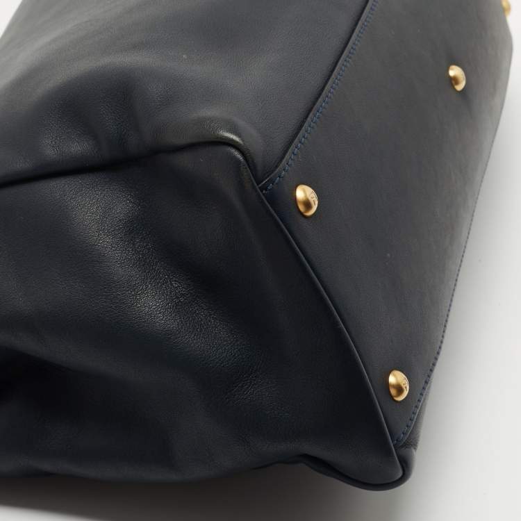 مملوكة مسبقًا Fendi Dark Blue Leather Large Peekaboo Top Handle Bag
