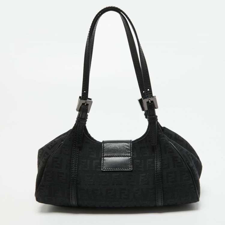 مملوكة مسبقًا Fendi Black Zucchino Canvas and Leather Baguette Bag