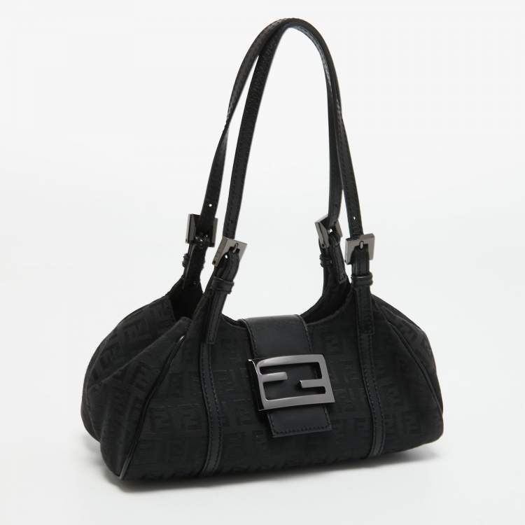 مملوكة مسبقًا Fendi Black Zucchino Canvas and Leather Baguette Bag