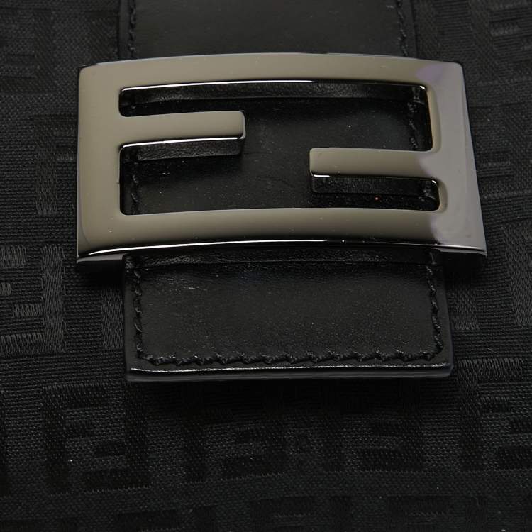 مملوكة مسبقًا Fendi Black Zucchino Canvas and Leather Baguette Bag