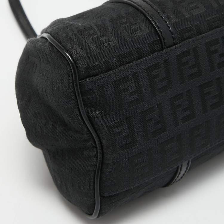 مملوكة مسبقًا Fendi Black Zucchino Canvas and Leather Baguette Bag