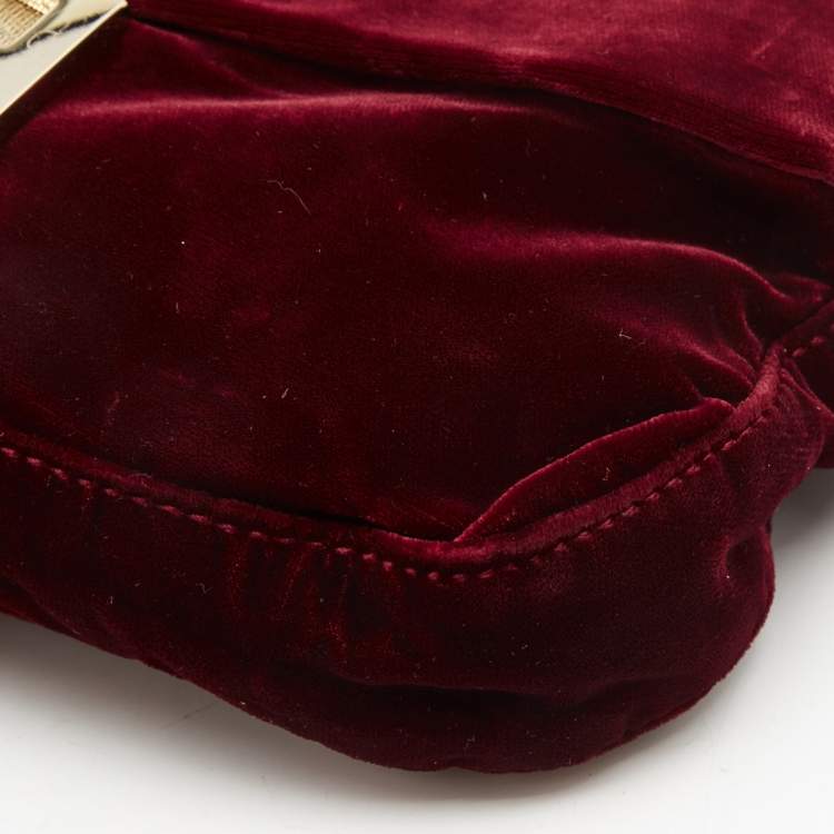Pre Owned Fendi Red Velvet Medium Baguette Shoulder Bag