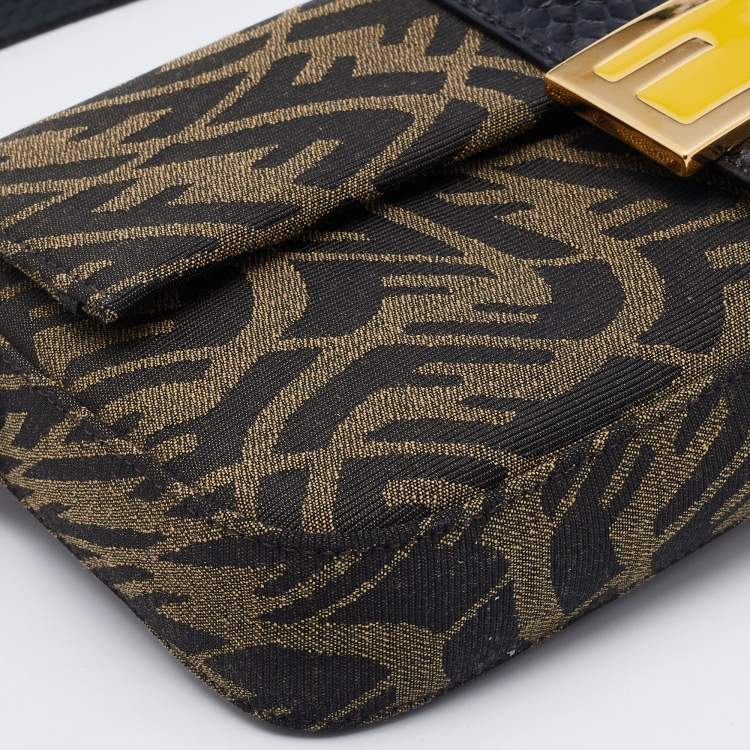 Pre Owned Fendi x Sarah Coleman Brown/Black FF Vertigo Canvas and Watersnake Leather Small Baguette 