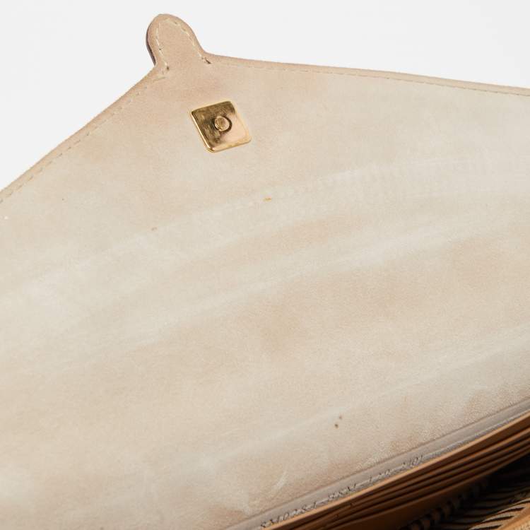مملوكة مسبقًا Fendi Tricolor Leather and Patent Leather Trim Fendista Envelope Clutch