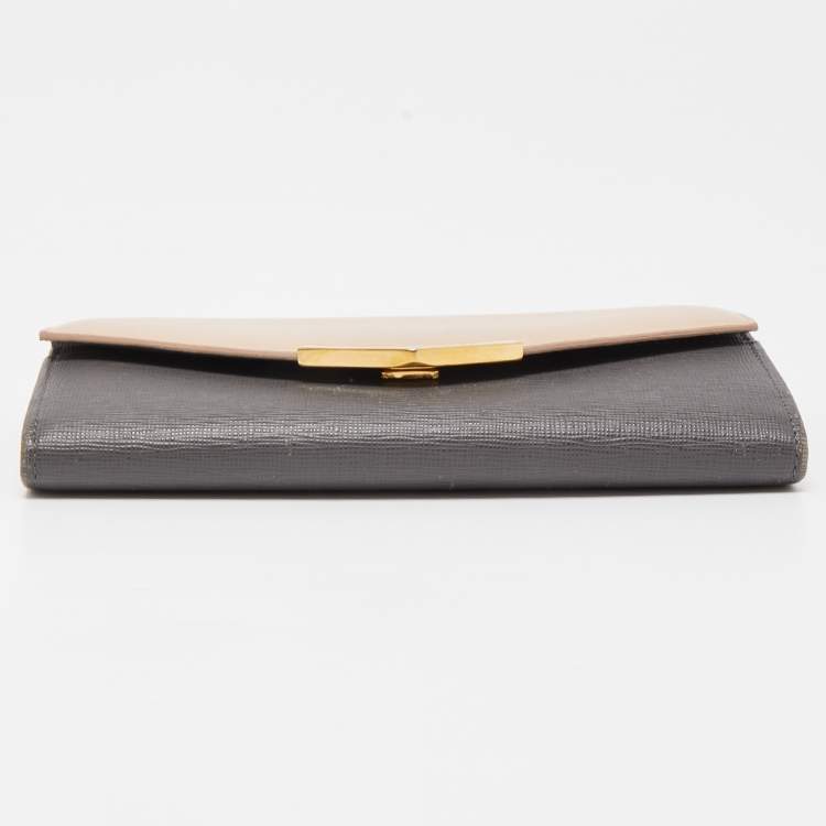 مملوكة مسبقًا Fendi Grey/Beige Leather 2 Jours Flap Wallet