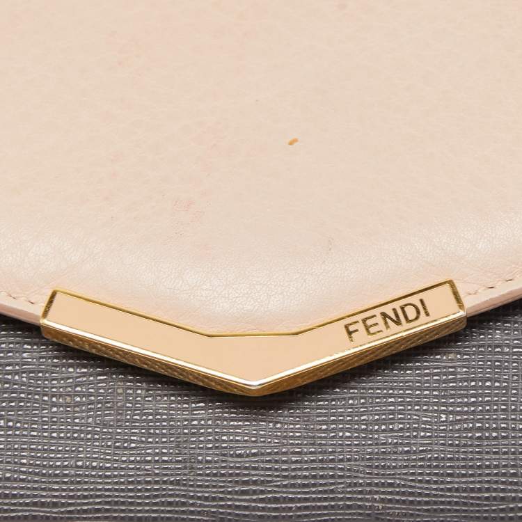 مملوكة مسبقًا Fendi Grey/Beige Leather 2 Jours Flap Wallet