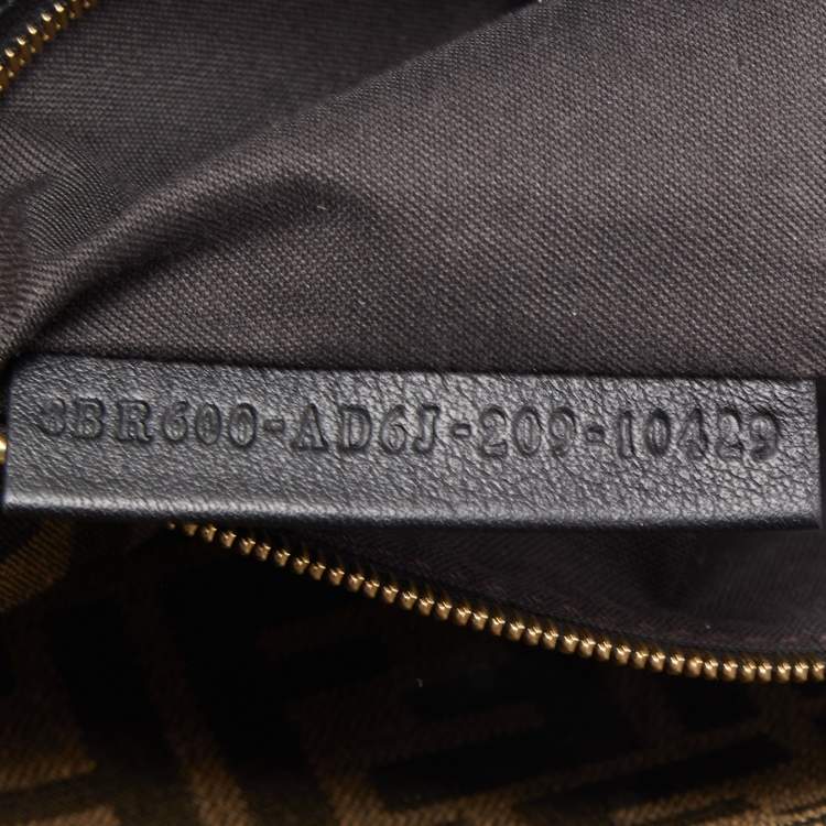 Pre Owned Fendi Black/Beige Zucca Raffia and Leather Baguette Flap Bag