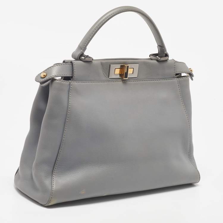 مملوكة مسبقًا Fendi Grey Leather Medium Peekaboo Top Handle Bag