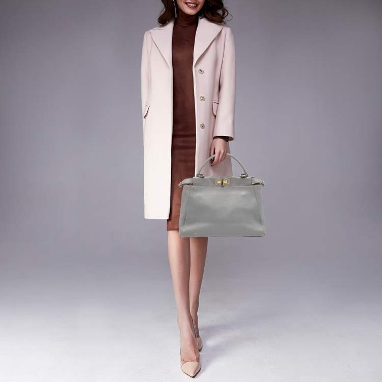مملوكة مسبقًا Fendi Grey Leather Medium Peekaboo Top Handle Bag