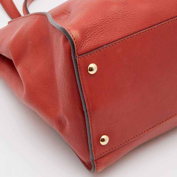 مملوكة مسبقًا  Fendi Rust Leather Large Peekaboo Iconic Top Handle Bag