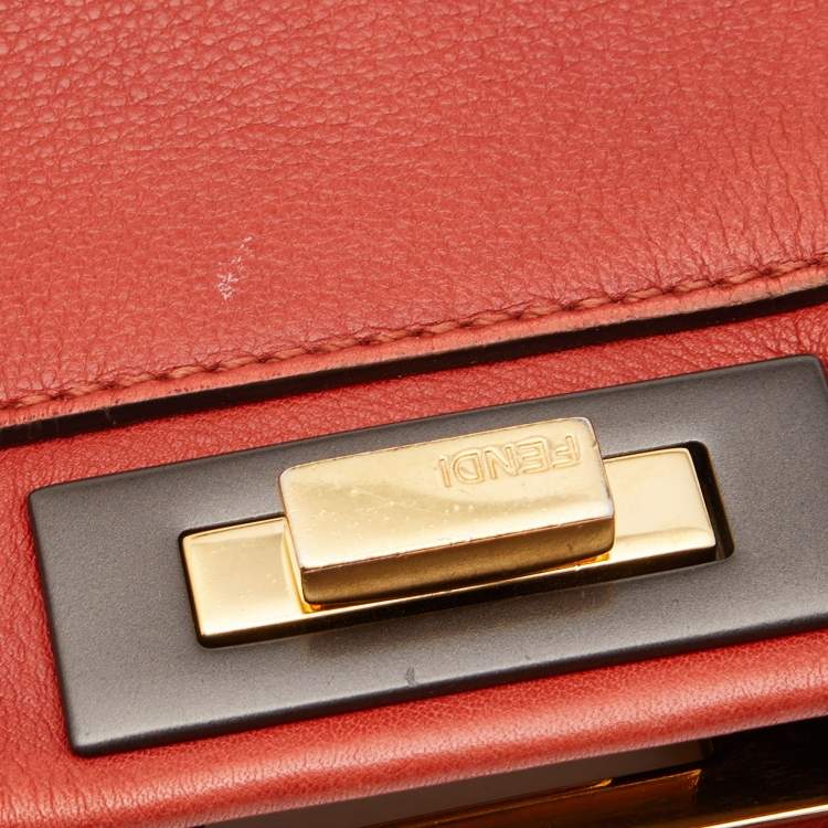 مملوكة مسبقًا  Fendi Rust Leather Large Peekaboo Iconic Top Handle Bag