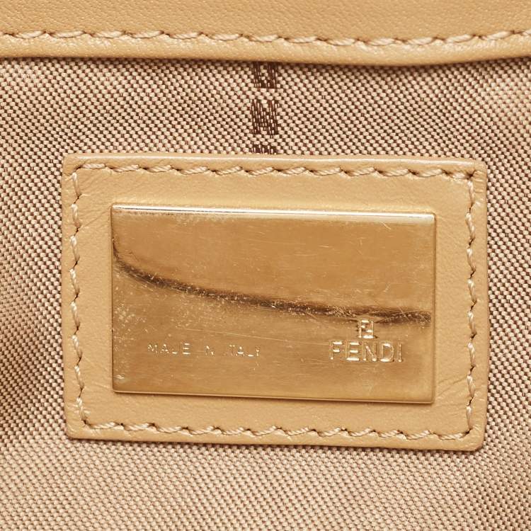 Pre Owned Fendi Beige/White Zucca Raffia and Leather FF Flap Hobo
