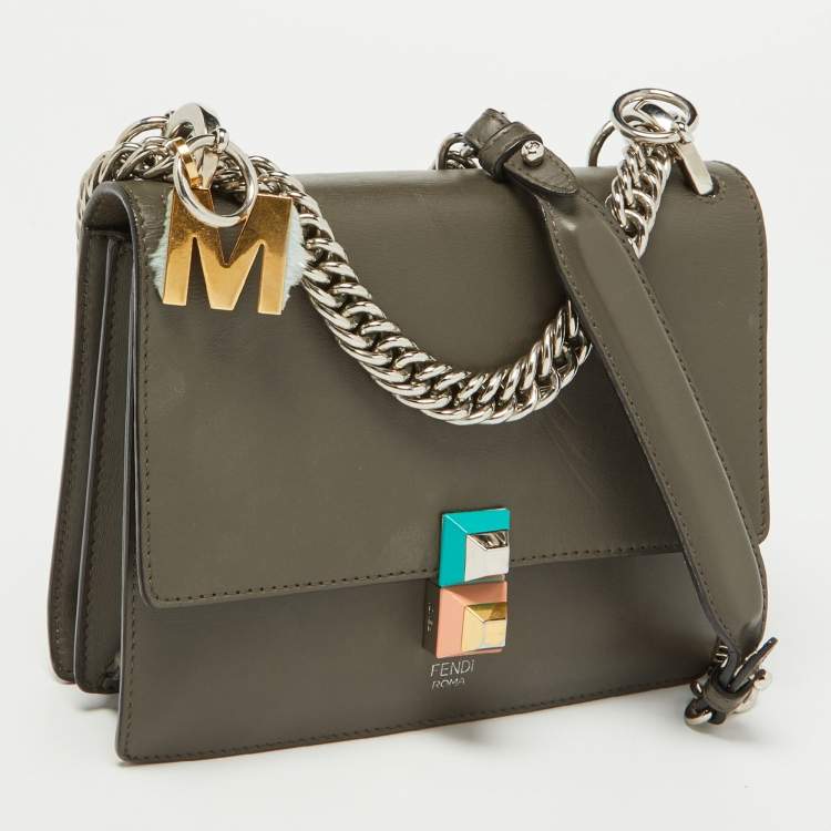 مملوكة مسبقًا Fendi Grey Leather Small Kan I Chain Shoulder Bag
