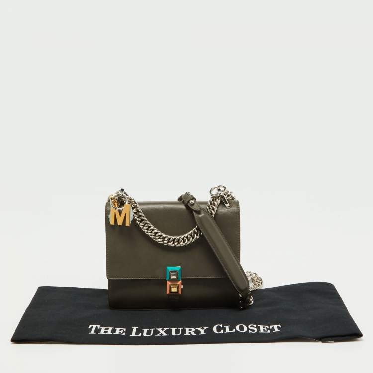 مملوكة مسبقًا Fendi Grey Leather Small Kan I Chain Shoulder Bag