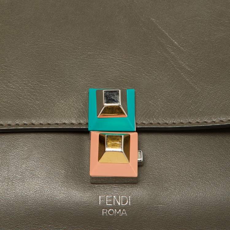 مملوكة مسبقًا Fendi Grey Leather Small Kan I Chain Shoulder Bag