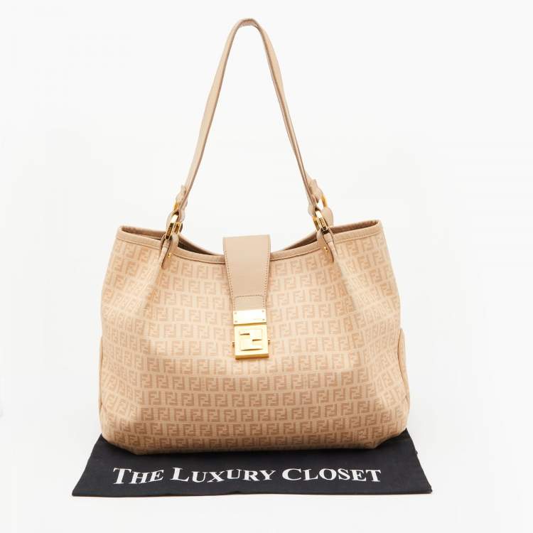 Pre Owned Fendi Beige Zucchino Coated Canvas and Leather Chiusura Hobo