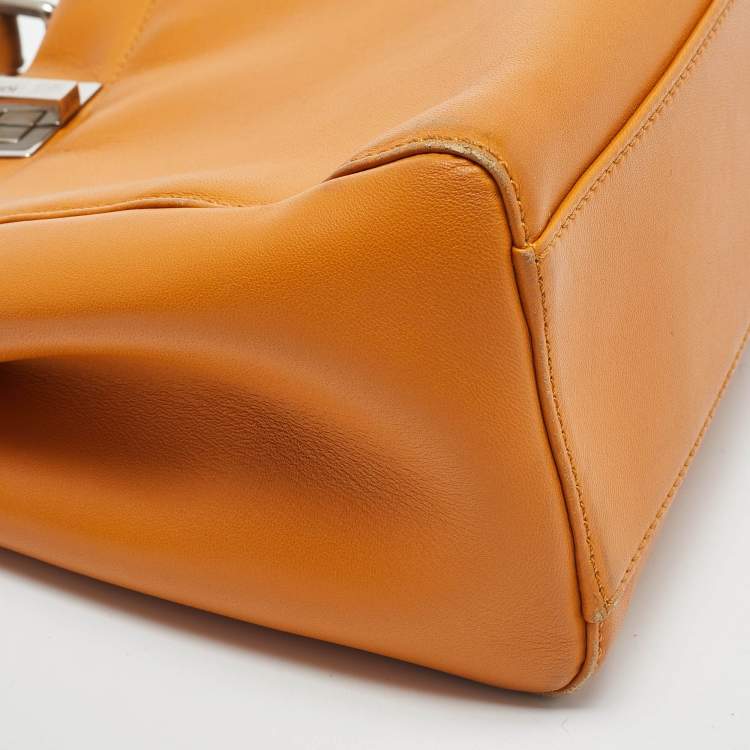 مملوكة مسبقًا Fendi Mustard Leather Mini Peekaboo Top Handle Bag