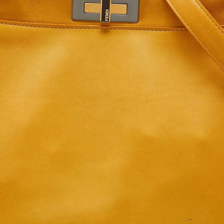 مملوكة مسبقًا Fendi Yellow Leather Large Peekaboo Top Handle Bag