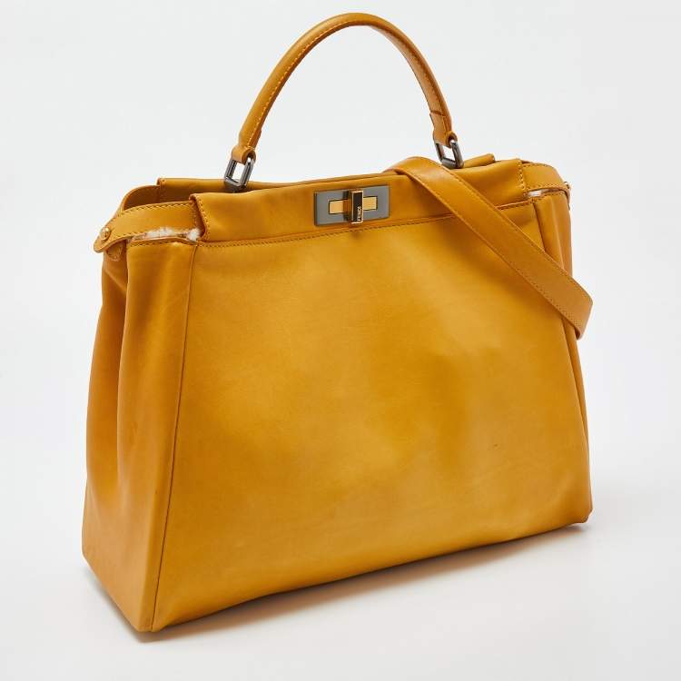مملوكة مسبقًا Fendi Yellow Leather Large Peekaboo Top Handle Bag