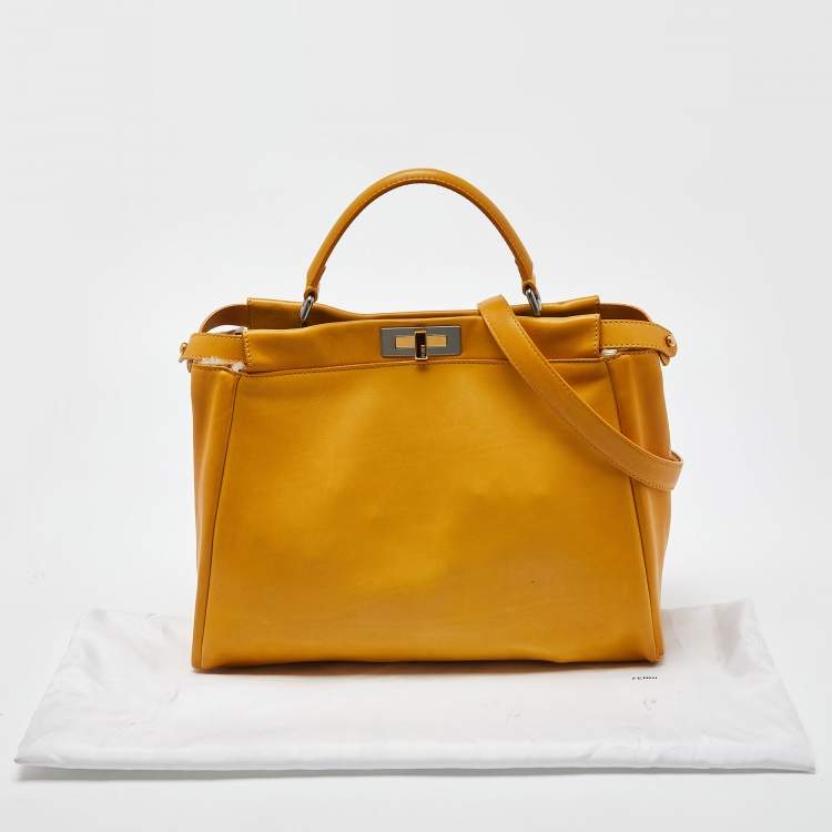 مملوكة مسبقًا Fendi Yellow Leather Large Peekaboo Top Handle Bag