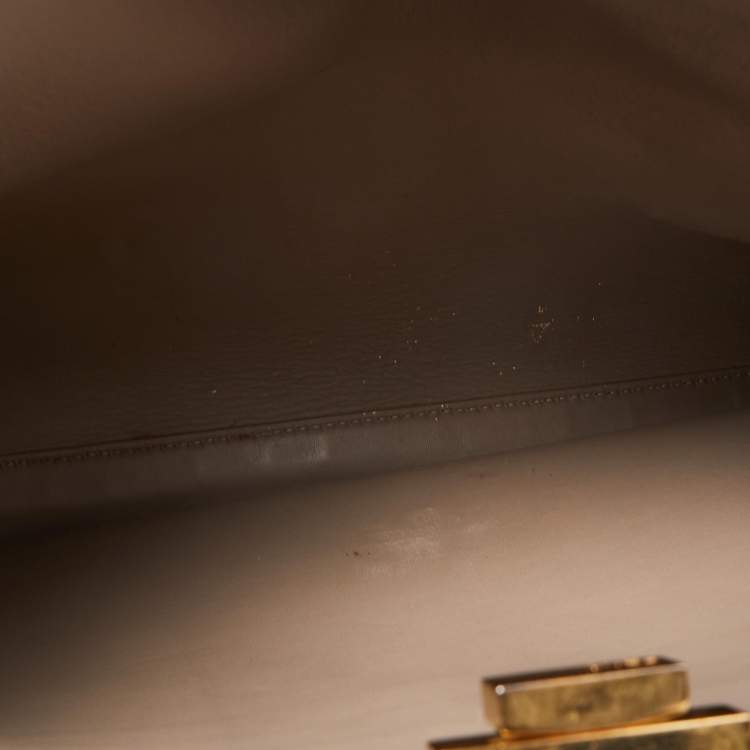 مملوكة مسبقًا Fendi Black Leather Large Iconic Essentially Peekaboo Top Handle Bag