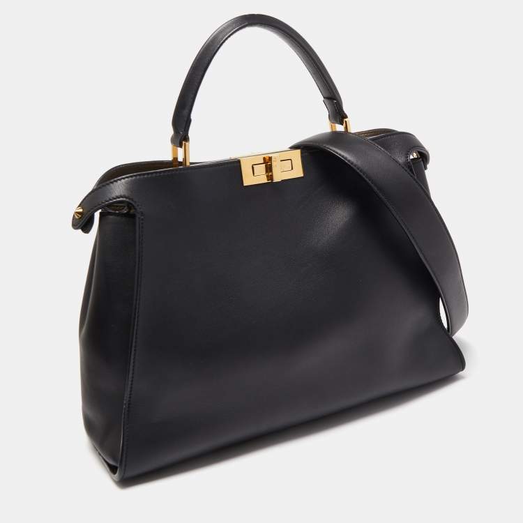 مملوكة مسبقًا Fendi Black Leather Large Iconic Essentially Peekaboo Top Handle Bag