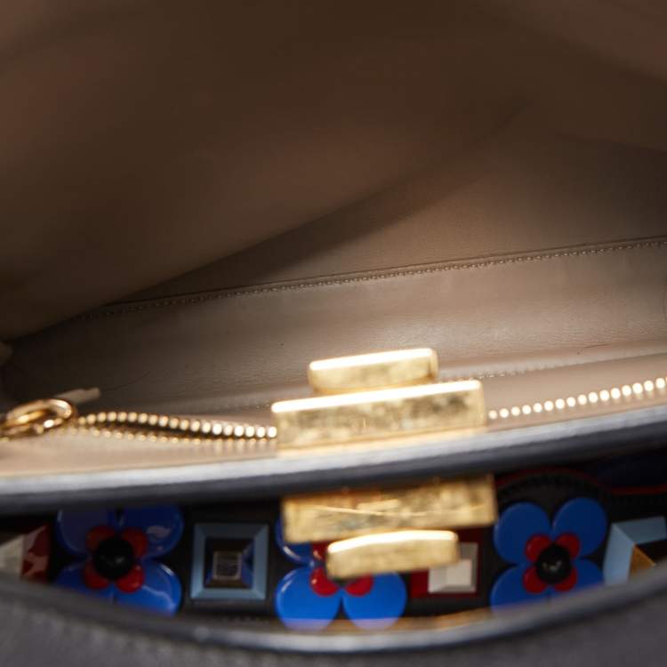 مملوكة مسبقًا Fendi Black Leather Large Iconic Essentially Peekaboo Top Handle Bag