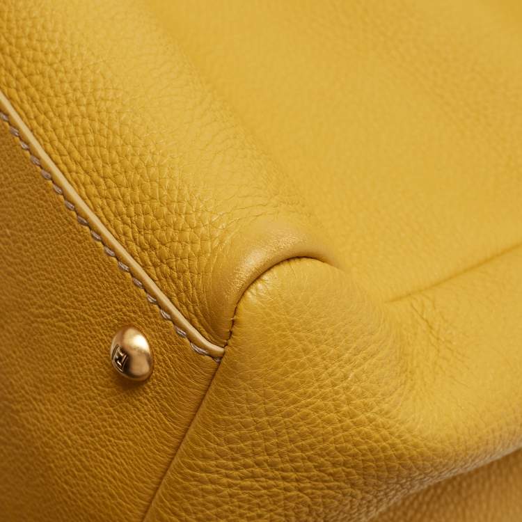 مملوكة مسبقًا Fendi Yellow Selleria Leather Large Peekaboo Top Handle Bag