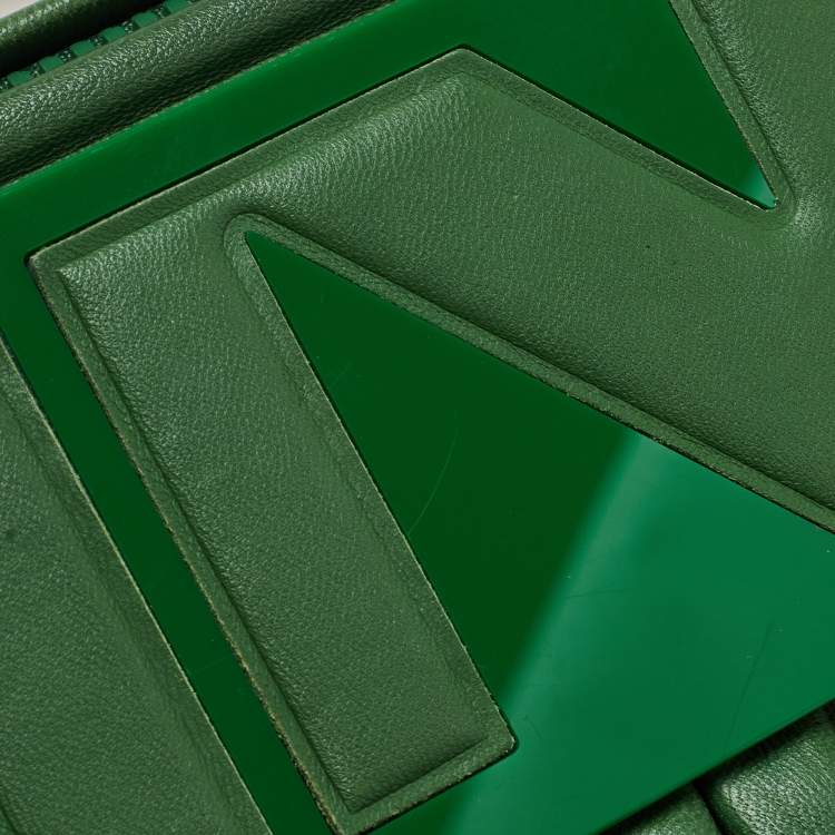 مملوكة مسبقًا Fendi Green Leather To You Convertible Clutch Bag