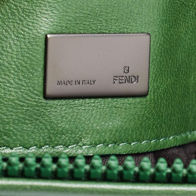 مملوكة مسبقًا Fendi Green Leather To You Convertible Clutch Bag