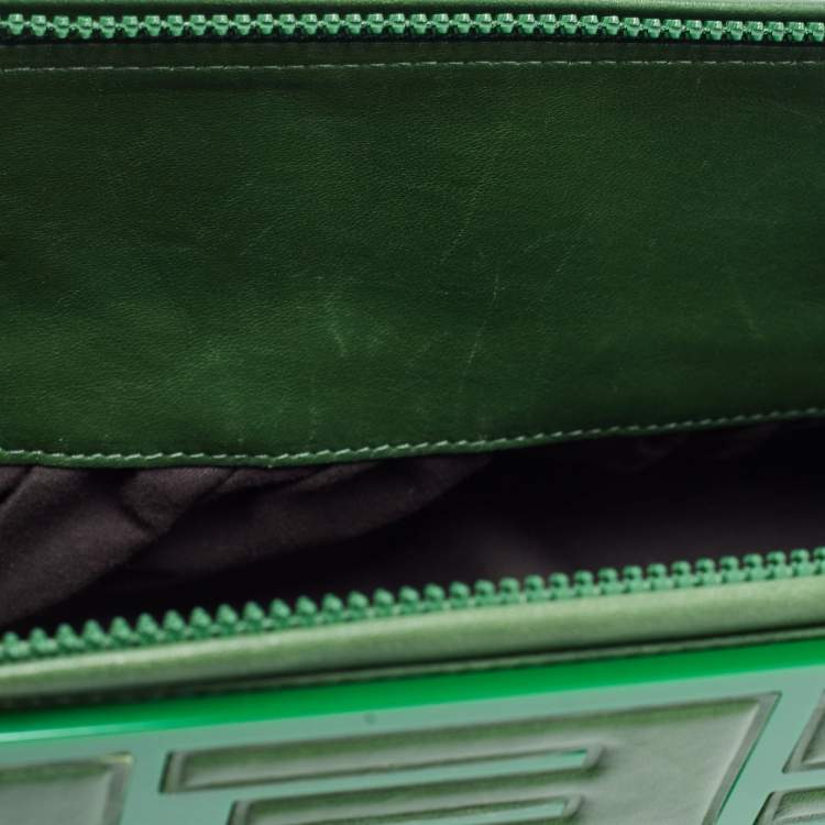 مملوكة مسبقًا Fendi Green Leather To You Convertible Clutch Bag