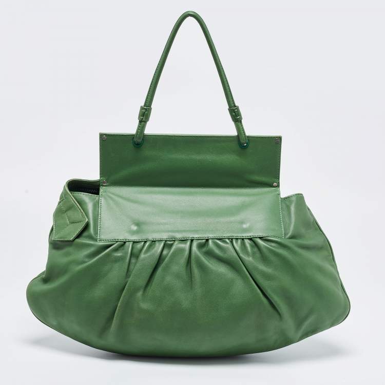 مملوكة مسبقًا Fendi Green Leather To You Convertible Clutch Bag