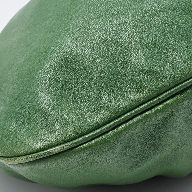 مملوكة مسبقًا Fendi Green Leather To You Convertible Clutch Bag