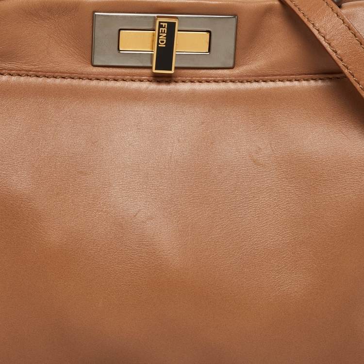 مملوكة مسبقًا Fendi Beige Leather Medium Peekaboo Top Handle Bag
