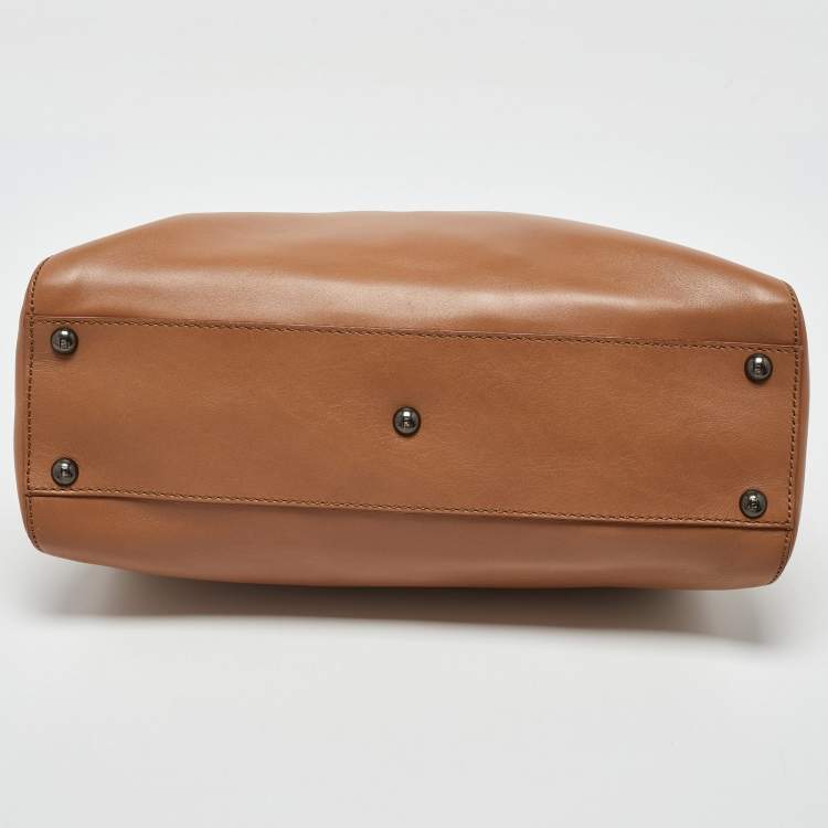 مملوكة مسبقًا Fendi Beige Leather Medium Peekaboo Top Handle Bag