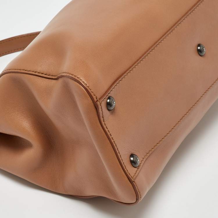 مملوكة مسبقًا Fendi Beige Leather Medium Peekaboo Top Handle Bag