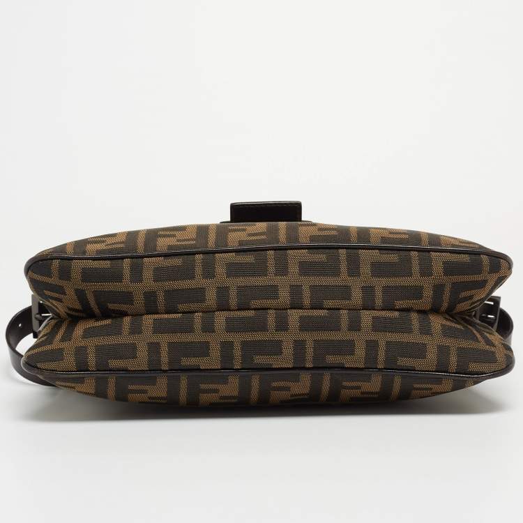Pre Owned Fendi Dark Brown/Tobacco Zucca Canvas Zip Baguette Bag
