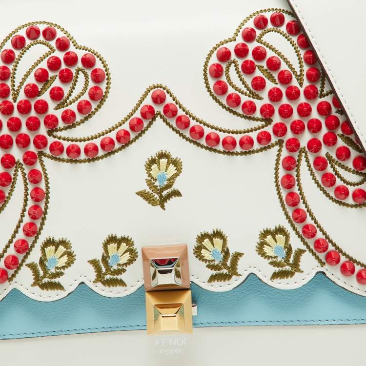 مملوكة مسبقًا Fendi White/Red Embroidered Leather Medium Spike Bow Kan I Top Handle Bag