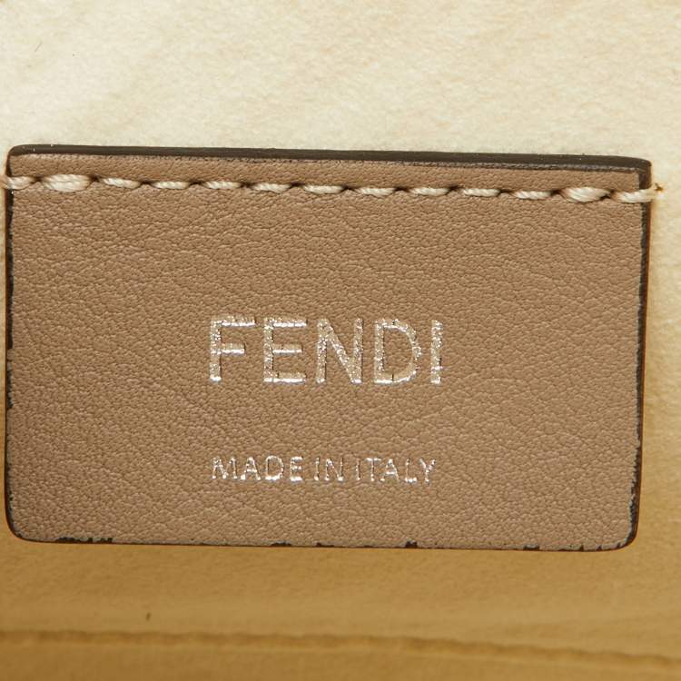 مملوكة مسبقًا Fendi White/Red Embroidered Leather Medium Spike Bow Kan I Top Handle Bag
