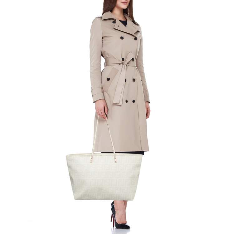 Pre Owned Fendi White/Grey Zucca Coated Canvas and Leather Large Roll Tote